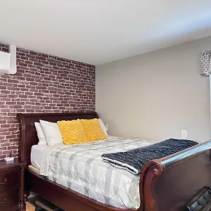 E3 Centrally Located In Carytown Fully Fenced Holiday home